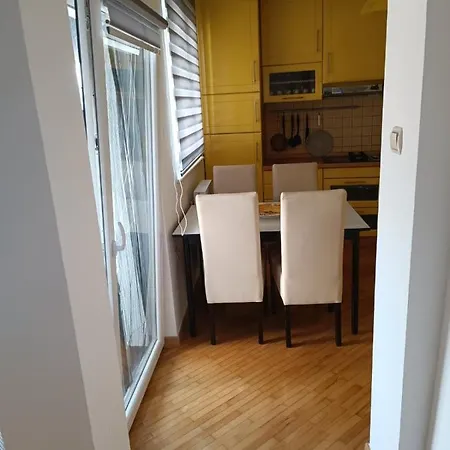 Nodi Apartment *